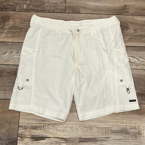 ATHLETA White Bermuda Shorts Size Large Inseam 9" - Picture 1 of 8